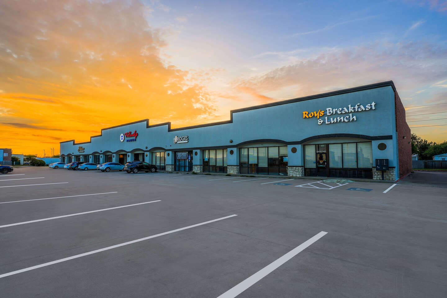 Cy Spring Plaza storefronts on FM 529